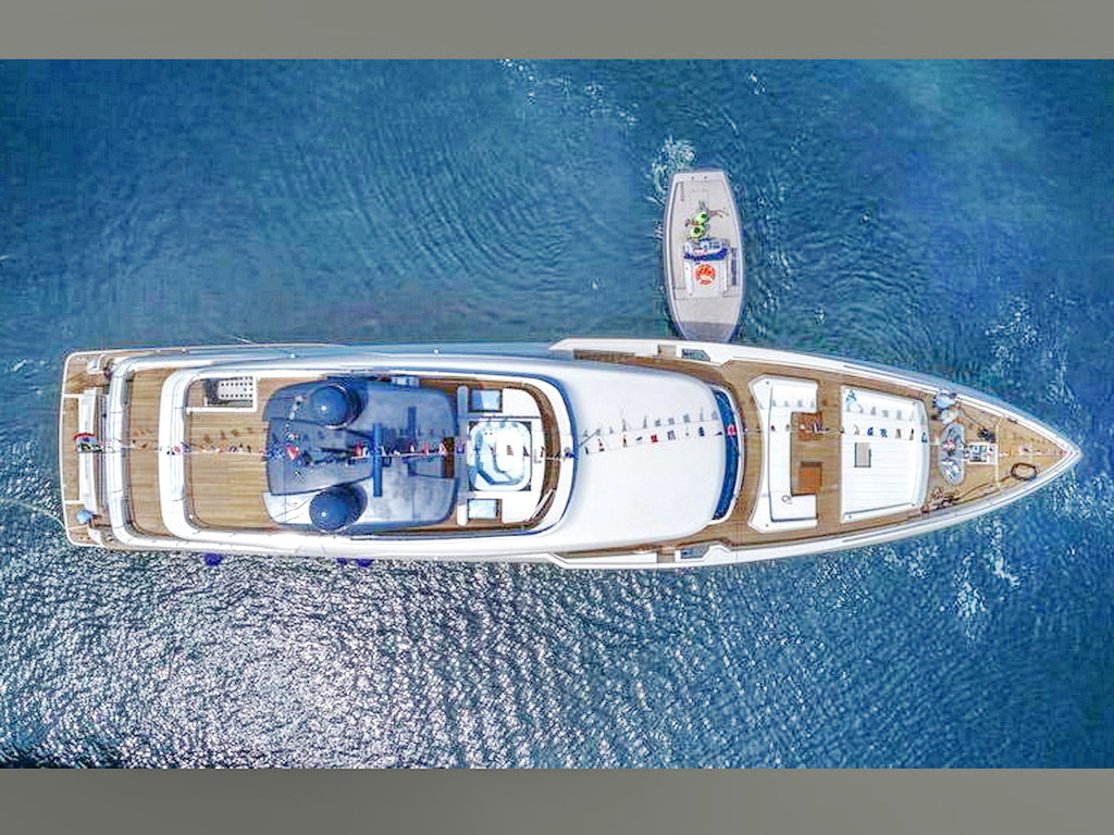 Drettmann Yachts - Ferretti Custom Line Navetta 37