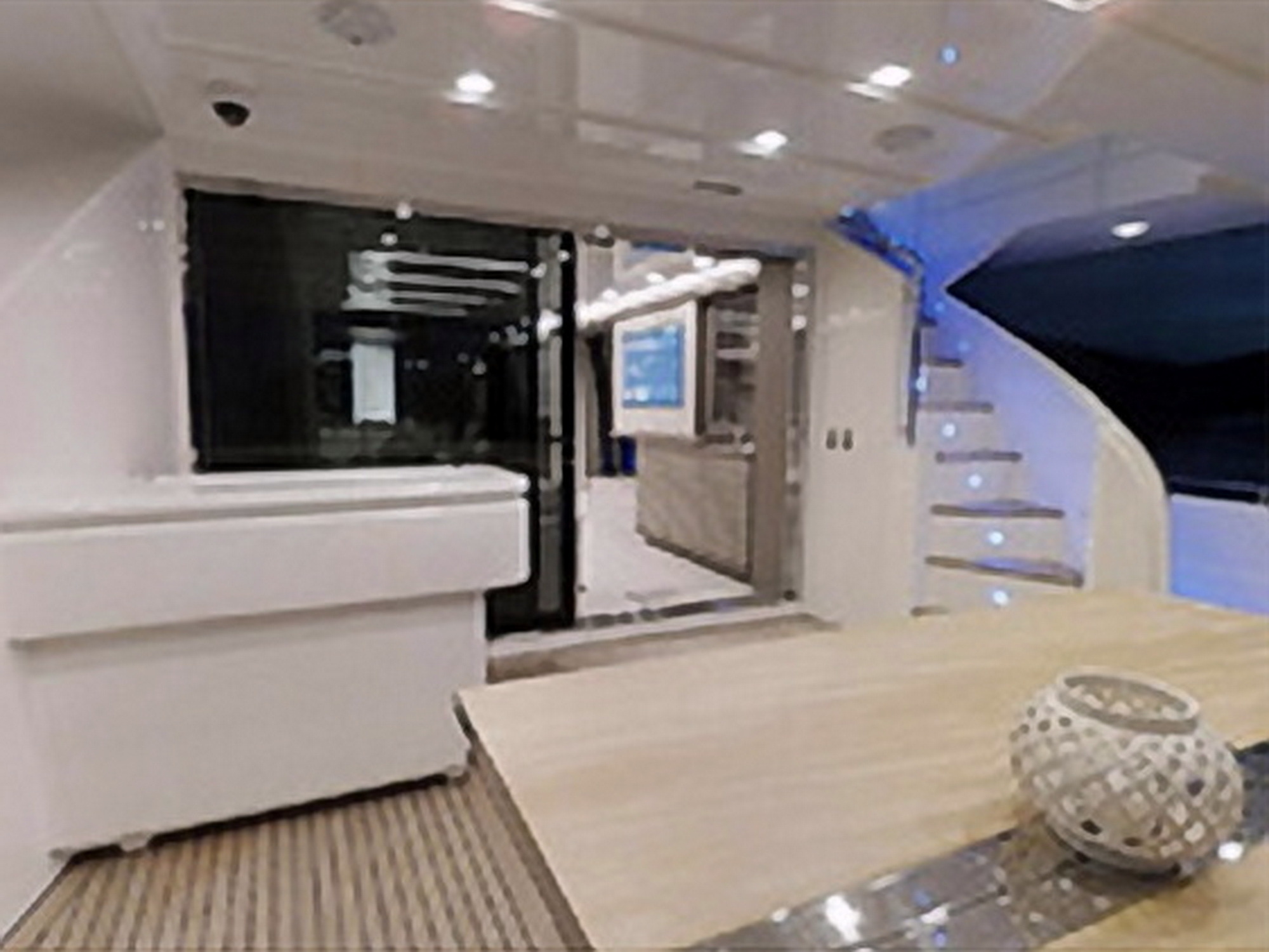 Drettmann Yachts - Ferretti Custom Line 108