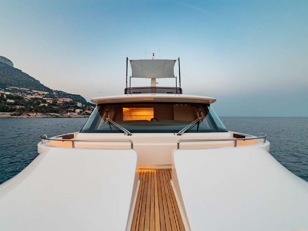 Drettmann Yachts - Ferretti Custom Line 28 Navetta