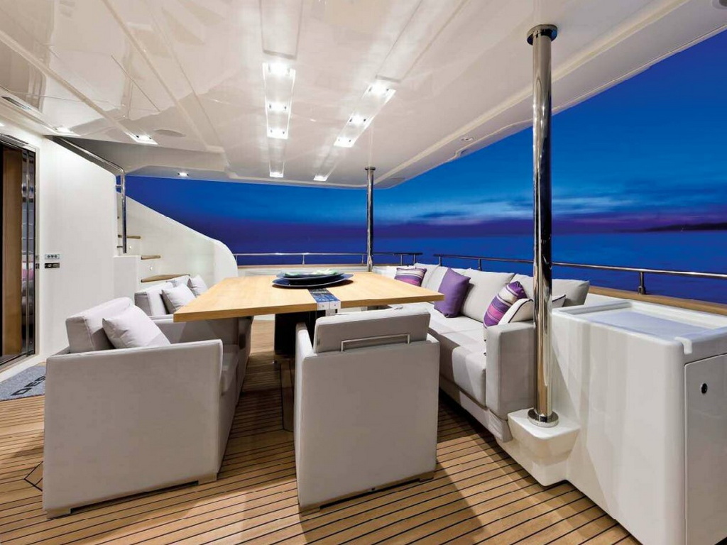 Drettmann Yachts - Ferretti Custom Line 100