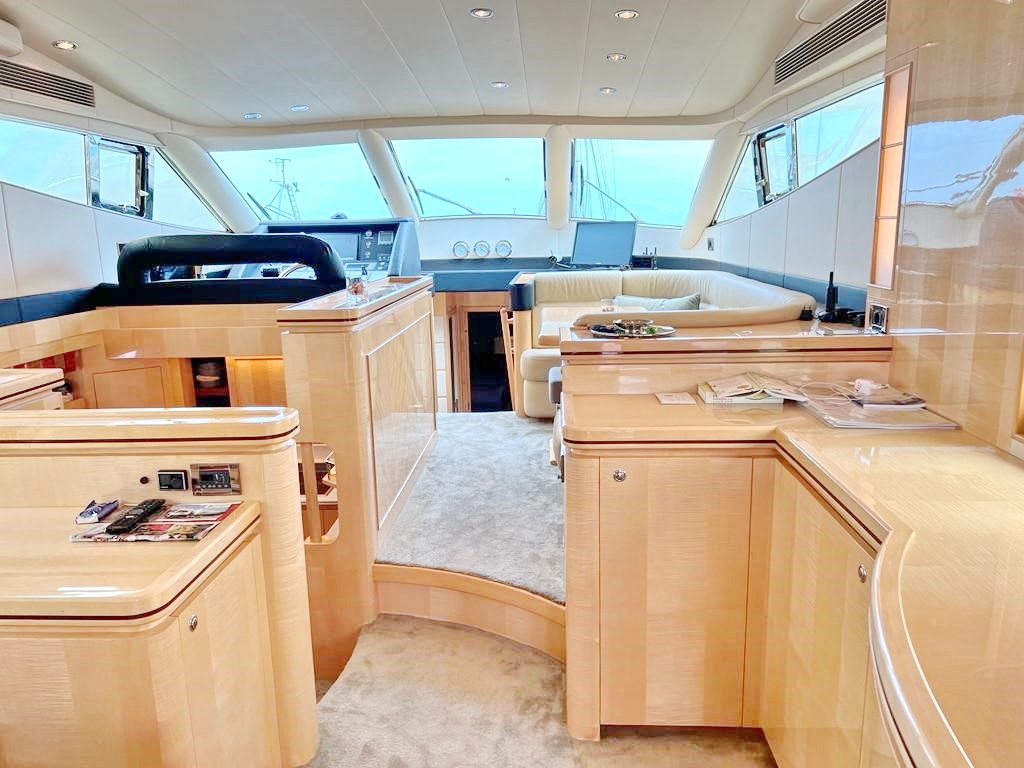 Drettmann Yachts - Elegance 60 Garage