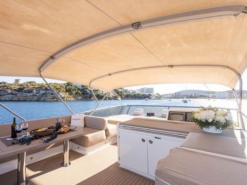 Charteryacht FINALLY - Drettmann Yachts