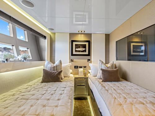 Charteryacht FINALLY - Drettmann Yachts