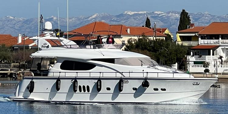 Elegance 64 Garage - Drettmann Yachts