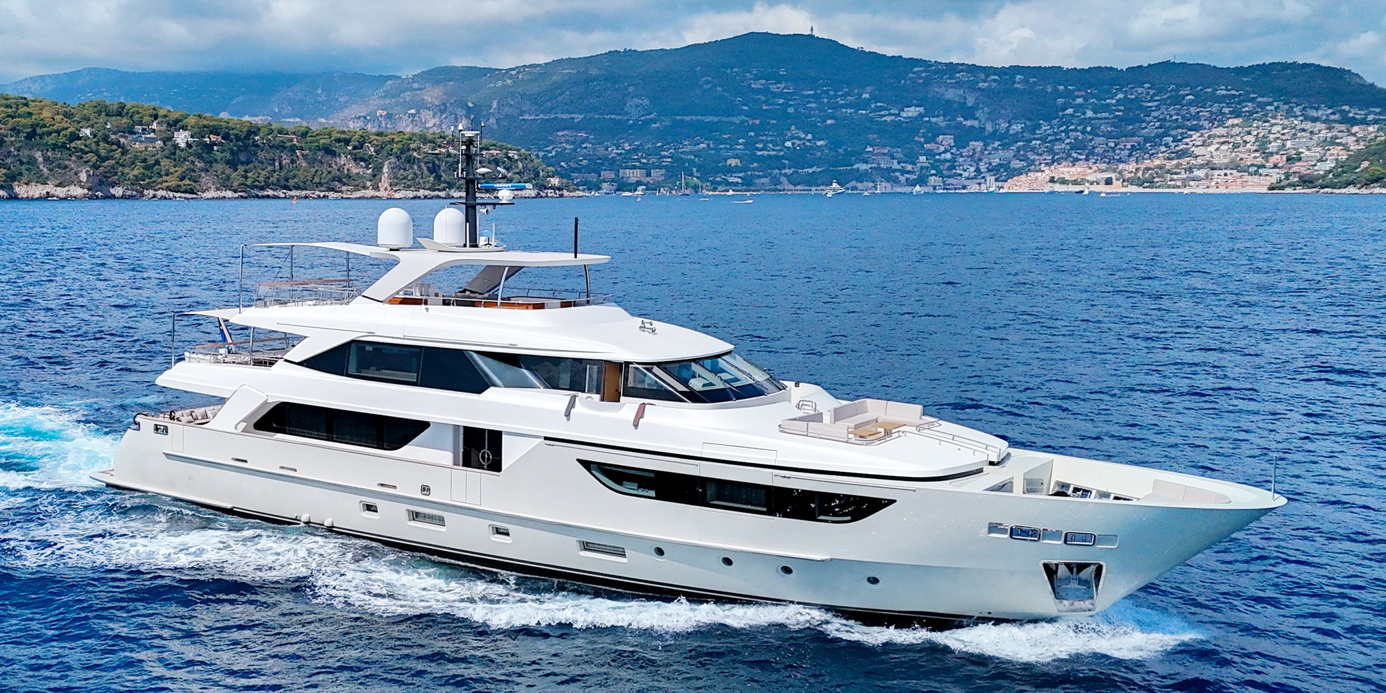 Drettmann Yachts - Sanlorenzo SD 126